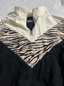 Stylish Pullover with Animal Print