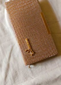 Shiny Clutch