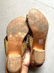 Beautiful mirror work ethnic khadim sandals😍 fo