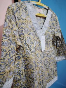 Manngiri Floral Print Tunic Top ( XS) Size