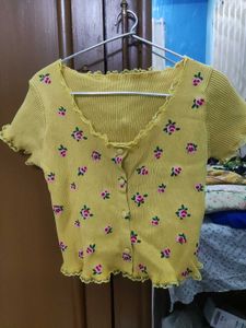 Yellow y2k indie crop top