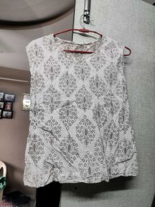 Patterned Sleeveless Top