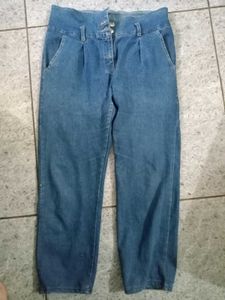 2 Blue Jeans