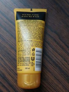 Newly Purchased Sunscreen, Never Used, 100ml, Contains Zinc Oxide, Non- Sticky