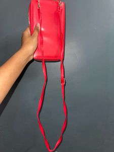 Chic Red Removable Sling Purse – Bold Beauty with