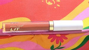 MyGlamm LIT Liquid Lipstick