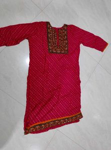 Elegant Pink Embroidered Kurta