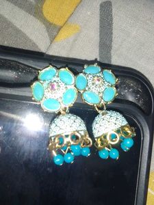 earings with a free bracelet