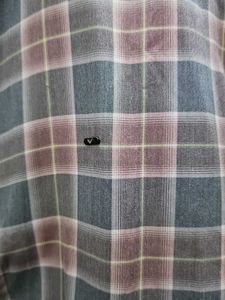 Men&#39;s Plaid Button-Down Shirt