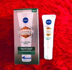 NIVEA Luminous Even Glow Oil Control Face Serum wi