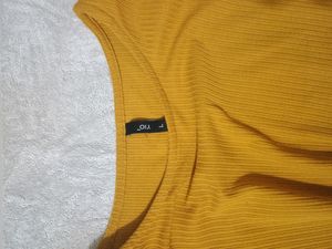 Ribbed Knot Front Top