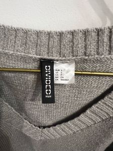 H&amp;M Grey Cropped Pullover