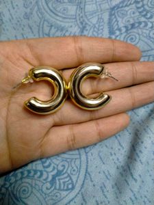 ✨Gold Hoop Earrings✨