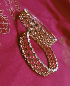 Elegant Rhinestone Flower Bangle Bracelet