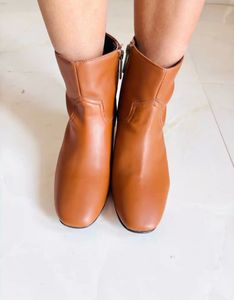 Stylish 2 in 1 Tan Knee-High Boots