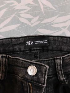 26 Inch Skinny Black Zara Jeans For Sale