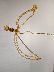 Elegant Gold &amp; Pearl Mangtika
