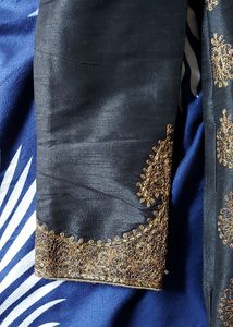 Brand New Luxurious Kurta, Never Worn. Best For Navaratri And Merriage Function. You Will Not Regret Buying This.