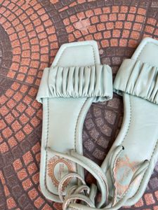 New Lace Gliders