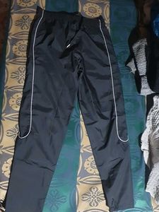 Brand NEW Nike Track Pants Size 28