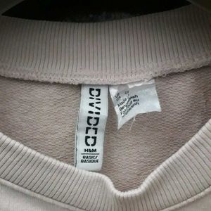 (Freebie)H&amp;M sweatshirt 🎧