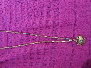 Gold Tone Flower Pendant Necklace