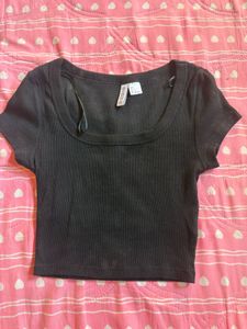 H&amp;M Black Crop Top
