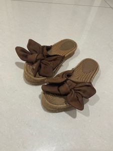 H&M Brown Bow Platform Slides