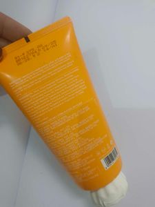 Dot &amp; Key Face Wash