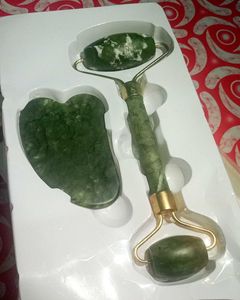Natural Green Jade Roller &amp; Gua Sha Set