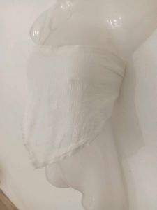 WHITE CROP TOP