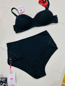 Elegant Black Lingerie Set