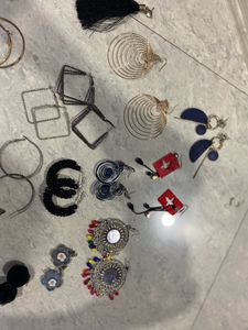 29 Pairss Of Earings