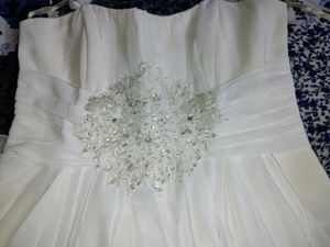 beautiful off-white party wear dress