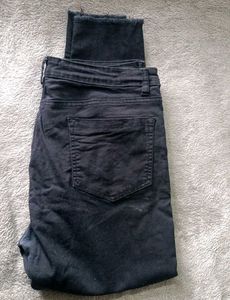 Dark Wash Cropped Jeans