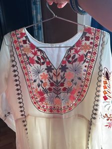 Trendy Pakistani Suit Set