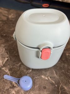 Formula Feed Storage Box