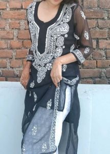 Black Embroidered Kurta