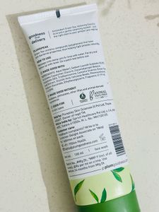 GREEN TEApore cleansing face wash fights pimple
