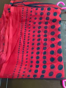 Red &amp; Black Printed Saree