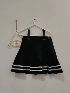 H&M DIVIDED