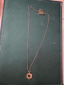 Elegant Flower Pendant Necklace