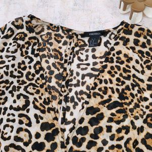 🐆 FOREVER 21Leopard Print Tie Top 🐆