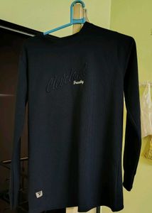 Black T-SHIRT
