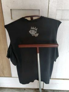 Bust 44 Gothic Off Shoulder Tee