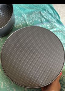 Round Cake Pan And Heart Shaped