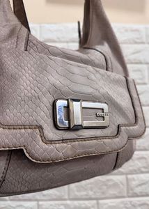 Y2K Authentic Guess Hobo Bag 💼