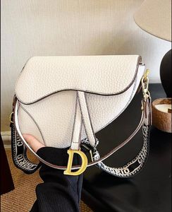 Elegant White Handbag (1st copy)