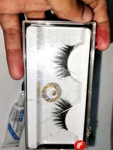 Blusher,EyelashesWith glue ,White Nail Paint
