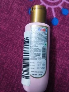 Rose body lotion is formulated to revive your dry, dehydrated, and sensitive skin with an exotic fragrance. It is a non-sticky and non-greasy lotion that gets easily absorbed into the skin.